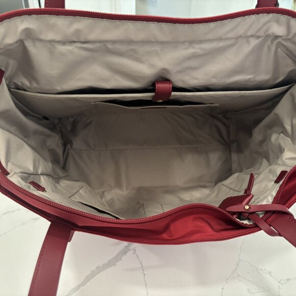 Tumi Voyageur M-Tote - Picture 3 of 8